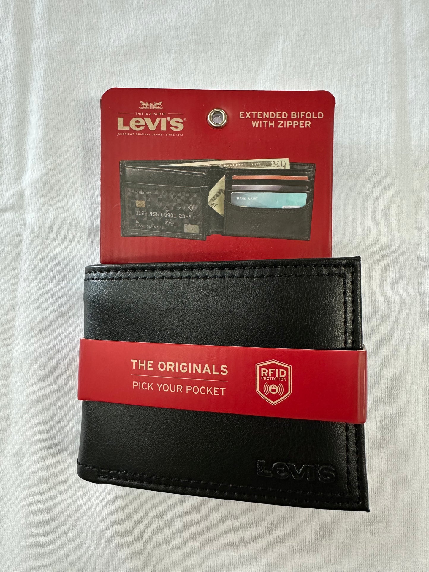 Levi’s Wallet Extended Bifold with Zipper (Black)